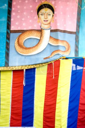 Foto de Cartel en la carpa de circo en Konarak, Orissa, India - Imagen libre de derechos