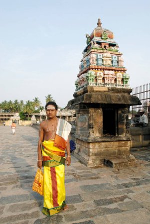 Téléchargez les photos : Prêtre du temple Chidambaram Nataraja, Chidambaram, Tamil Nadu, Inde - en image libre de droit