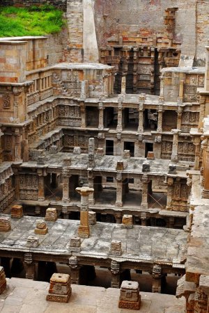Foto de Rani ki vav; talla de piedra; estructura subterránea; paso bien; Patan; Gujarat; India - Imagen libre de derechos