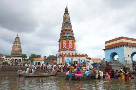 Foto de Pundalik templo a orillas del río chandrabhaga en, Pandharpur, distrito Solapur, Maharashtra, India - Imagen libre de derechos