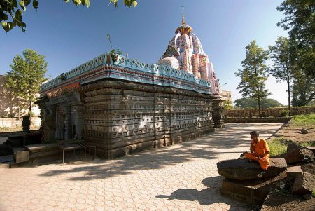 Foto de Narayaneshvar, señor shankar shiva templo en Narayanpur, taluka Purandar, distrito Pune, Maharashtra, India - Imagen libre de derechos