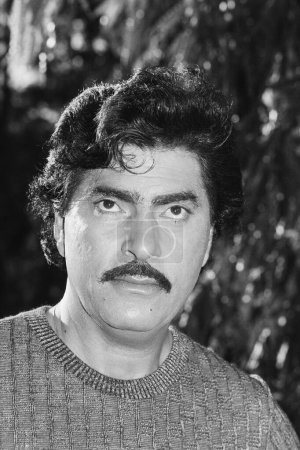 Foto de Indio viejo vintage 1980s negro y blanco bollywood cine hindi película actor, India, Amrit Pal, actor indio - Imagen libre de derechos