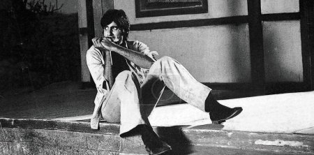 Foto de El actor de Bollywood indio del sur de Asia Amitabh Bachchan en una película Sholay, India - Imagen libre de derechos