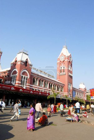 Foto de Estación central de tren de Chennai; Estilo indosarraceno; Madras; Tamil Nadu; India - Imagen libre de derechos