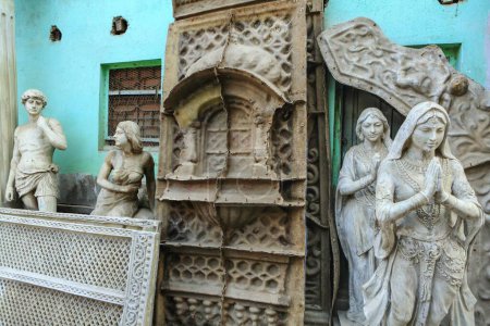 Téléchargez les photos : Statues devant la poterie, kumar tully potter lane, kolkata, bengale occidental, Inde, Asie - en image libre de droit