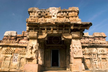 Téléchargez les photos : Patrimoine mondial de l'UNESCO ; temple Papanatha 8e siècle dédié à Mukteswara à Pattadakal ; Karnataka ; Inde - en image libre de droit