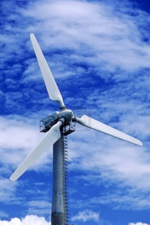 Foto de Energía - Molino de viento durante el día - Imagen libre de derechos