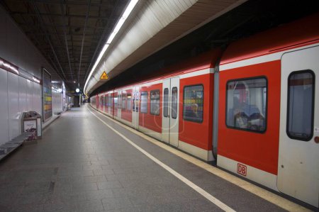 Téléchargez les photos : Métro allemand transports publics locaux ; Munich ; Allemagne ; Europe - en image libre de droit
