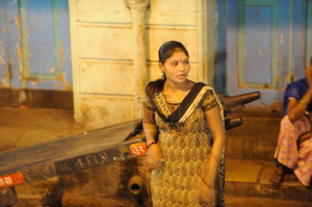 Téléchargez les photos : Prostituée dans kamathipura, Bombay Mumbai, Maharashtra, Inde - en image libre de droit