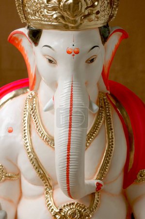 Téléchargez les photos : Ganesh ganpati Festival Elephant head Lord Idol for Ganesh Festival, fabriqué à Penn, près de Mumbai Bombay, Maharastra, Inde - en image libre de droit