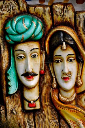 Téléchargez les photos : Statue de couple en terre cuite ouest bengale Inde Asie - en image libre de droit