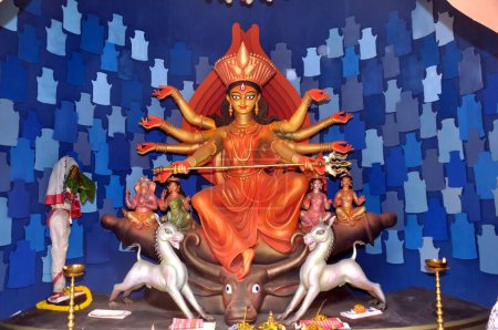 Téléchargez les photos : Idole de la déesse durga Inde Asie - en image libre de droit