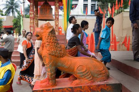 Téléchargez les photos : Pooja mandap décoration pour festival navaratri, Dumdum, Calcutta Kolkata, Bengale occidental, Inde - en image libre de droit