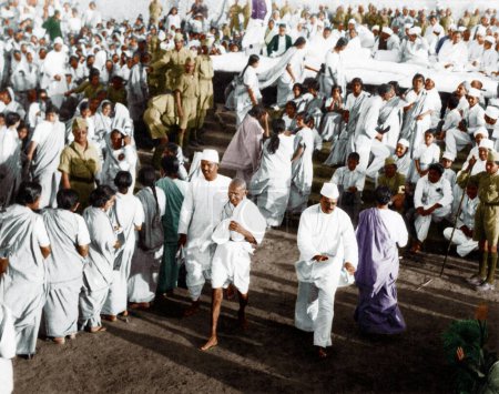 Photo for Mahatma Gandhi leaving the dais for rostrum at Karachi, Pakistan, March 1931 - Royalty Free Image