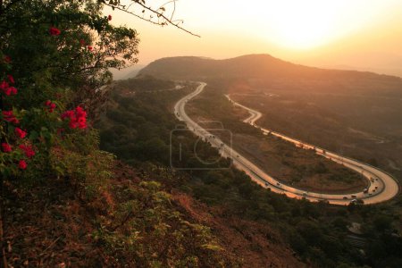 Route ; Autoroute ; Express High Way ; Bombay Poona ; Maharashtra ; Inde
