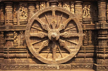 Téléchargez les photos : Roue du temple solaire de Konarak Monument du patrimoine mondial, Konarak, Orissa, Inde - en image libre de droit