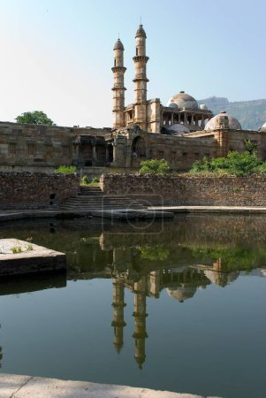 Téléchargez les photos : Champaner Pavagadh construit au 15ème siècle par le souverain Mahmud Begda ; complexe Jami Masjid ; Parc archéologique ; Champaner ; Gujarat ; Inde ; Asie - en image libre de droit