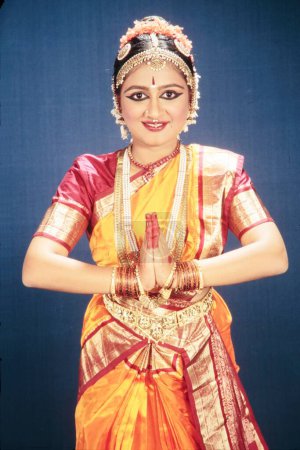 Téléchargez les photos : Bharatanatyam danseuse, Inde, Asie - en image libre de droit