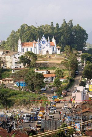 Téléchargez les photos : Eglise à Kodaikanal populairement connu sous le nom de Kodai est situé dans les collines Palani à 2133 mètres au-dessus du niveau de la mer ; Tamil Nadu ; Inde - en image libre de droit