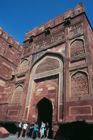 Téléchargez les photos : Tourist, Amar Singh gate, Agra Fort, Agra, Uttar Pradesh, Inde, Asie - en image libre de droit