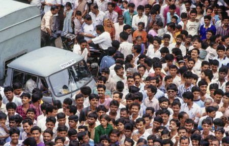 Foto de Multitud en la calle India, vista aérea - Imagen libre de derechos