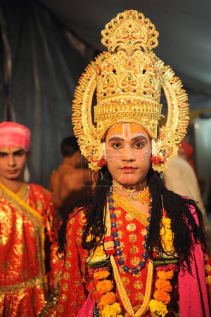 Téléchargez les photos : Artiste dans le rôle de bélier à Ramleela sur le festival dussera dusera, Inde - en image libre de droit