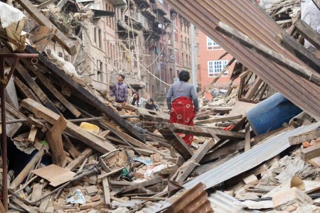 Foto de Edificio residencial colapsado, terremoto, nepal, asia - Imagen libre de derechos