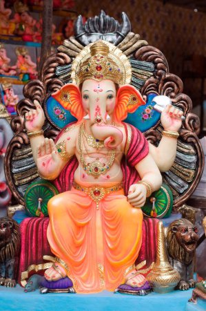 Téléchargez les photos : Idole du Seigneur Ganesh à Pune au Maharashtra Inde Asie - en image libre de droit