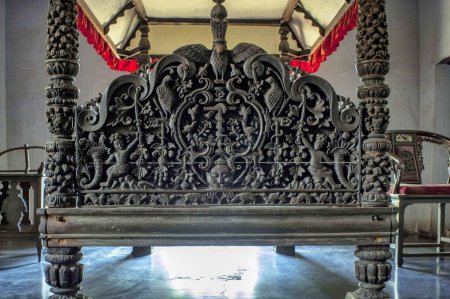 Téléchargez les photos : Lit King dans le complexe du Palais Padmanabhapuram, Tamil nadu, Inde, Asie - en image libre de droit