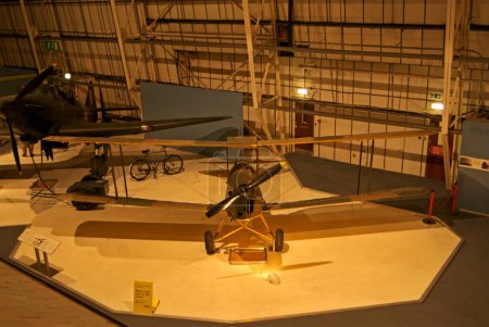 Foto de Avión de combate en el Museo de la Fuerza Aérea Real, Londres, Reino Unido Inglaterra - Imagen libre de derechos