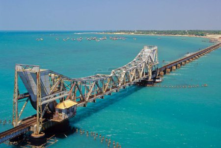Foto de Puente ferroviario; rameshwaram; tamil nadu; india - Imagen libre de derechos