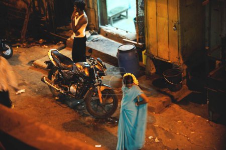 Foto de Prostituta en la calle, Kamathipura, Bombay Mumbai, Maharashtra, India - Imagen libre de derechos