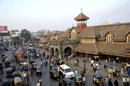 Téléchargez les photos : Trafic à Bandra Gare de Mumbai Maharashtra Inde - en image libre de droit