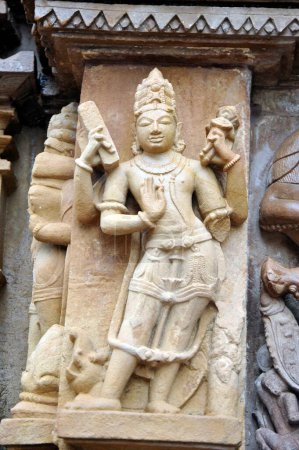 Foto de Escultura khajuraho lord vishnu madhya pradesh India Asia - Imagen libre de derechos