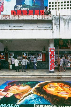 Foto de Bollywood acaparamiento de películas en la sala de cine, Mumbai, Maharashtra, India, Asia - Imagen libre de derechos
