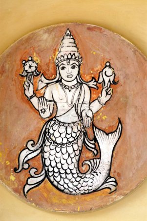 Téléchargez les photos : Peinture murale de Matsya ou le poisson ; Première incarnation du Seigneur Vishnu à Ambalpadi ; Udupi ; Karnataka ; Inde - en image libre de droit