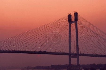 Téléchargez les photos : Vidyasagar Setu (New Howrah Bridge) au-dessus de HooApproximativement rivière ; Calcutta ; Bengale occidental ; Inde - en image libre de droit