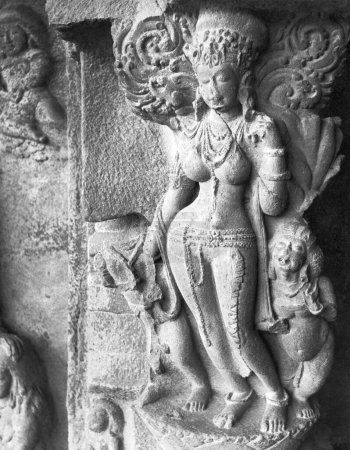 Foto de Escultura de piedra en las cuevas de Ellora; Aurangabad; Maharashtra; India 1940 - Imagen libre de derechos