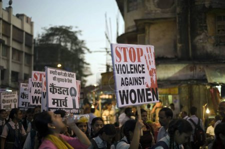Téléchargez les photos : Manifestants de Delhi cas de viol collectif à Mumbai maharashtra Inde - en image libre de droit
