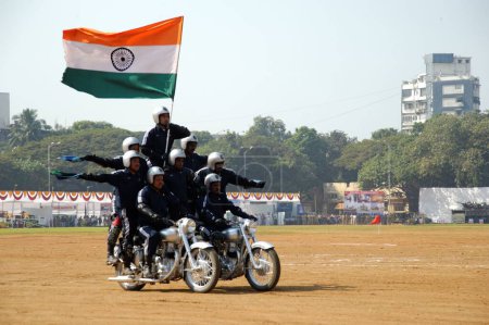 Téléchargez les photos : Vélo aventure république jour parade dadar mumbai Maharashtra Inde Asie - en image libre de droit