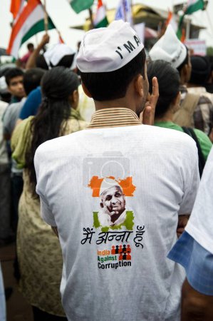 Téléchargez les photos : Anna Hazare Supporters for Anti corruption activiste ramlila maidan new delhi Inde Asie - en image libre de droit