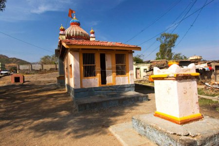 Téléchargez les photos : Rokdoba maruti mandir de hanuman au village Junnar ; district Pune ; Maharashtra ; Inde - en image libre de droit