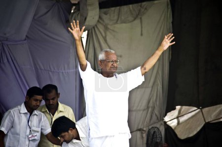 Téléchargez les photos : Anna Hazare grève de la faim rapide au sol Ramlila nouveau delhi Inde Asie - en image libre de droit