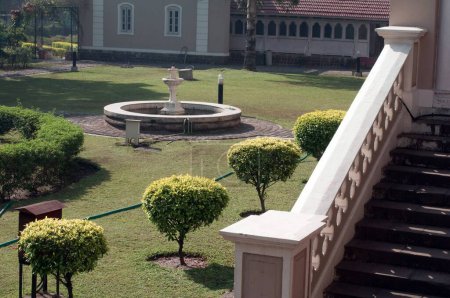 Garten des Aga Khan Palace Pune Maharashtra Indien Asien Feb 2012