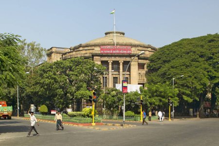 Foto de NGMA National Gallery of Modern Art before Cowasji Jehangir Hall, Mumbai, Maharashtra, India, Asia - Imagen libre de derechos