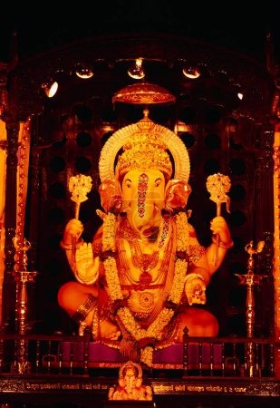 Ganesh ganpati Festival Cabeza de elefante Procesión del Señor, pune, Maharashtra, India