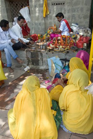 Photo for Devotee doing puja, kumbh mela, madhya pradesh, india, asia - Royalty Free Image