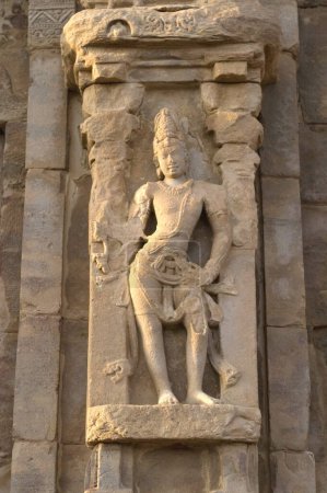 Patrimonio de la Humanidad por la UNESCO; Señor Shiva en la pared exterior de la escultura en el templo de Virupaksha es la arquitectura de Dravidian construida por la reina Lokamahadevi ocho siglo en Pattadakal; Karnataka; India