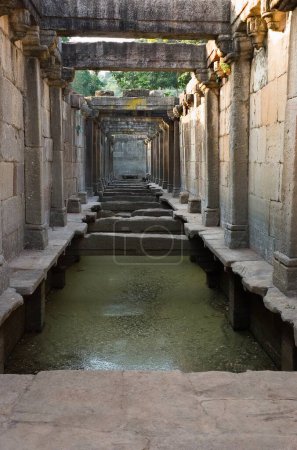 Foto de Patrimonio de la Humanidad de la UNESCO Champaner Pavagadh; Geban Shah Vav (Step Well) es de 170 pies de largo construido por un fakir llamado Geban shah en el siglo XVI; Champaner; Distrito de Panchmahals; Estado de Gujarat; India; Asia - Imagen libre de derechos