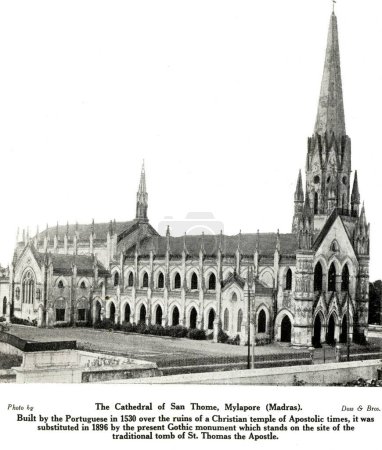 Téléchargez les photos : Cathédrale catholique de San Thome Mylapore Madras construite par les Portugais en 1530 ; Karnataka ; Inde - en image libre de droit